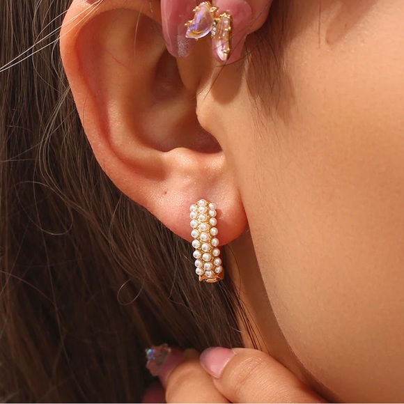 NEW 18K GOLD PEARL HOOP EARRINGS, NICE EARRINGS, CUTE EARRINGS - Picture 3 of 7